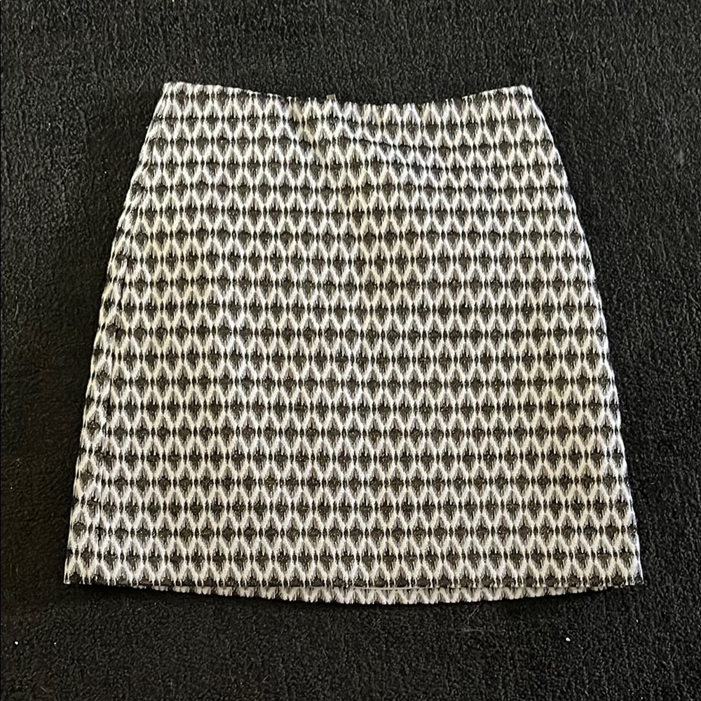Elegant Black and White Patterned Skirt Ann Taylor loft